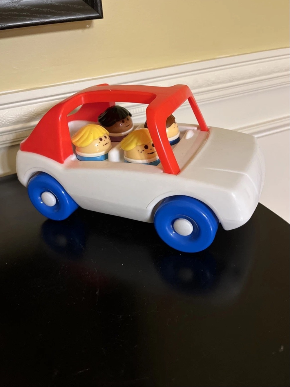 vintage 90s little tikes family car with 4 toddle tots - mint condition